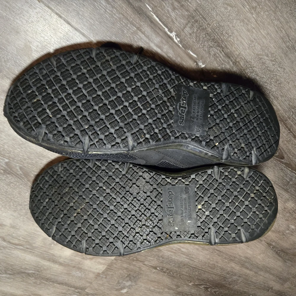 SafeT Step Black‎ Men sizes. 10.5 oil & slip resistant outsole